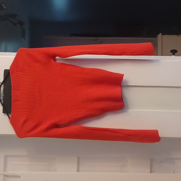 NWOT Orange long sleeve top - Picture 4 of 4